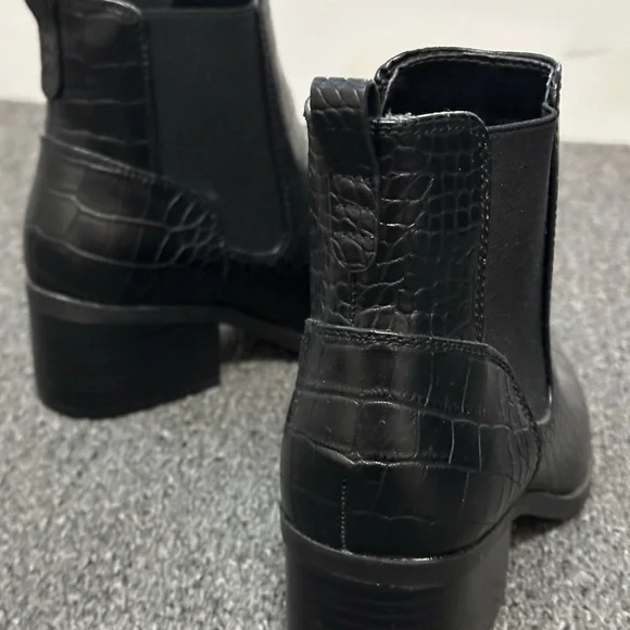 Call it Spring boots - Picture 3 of 5